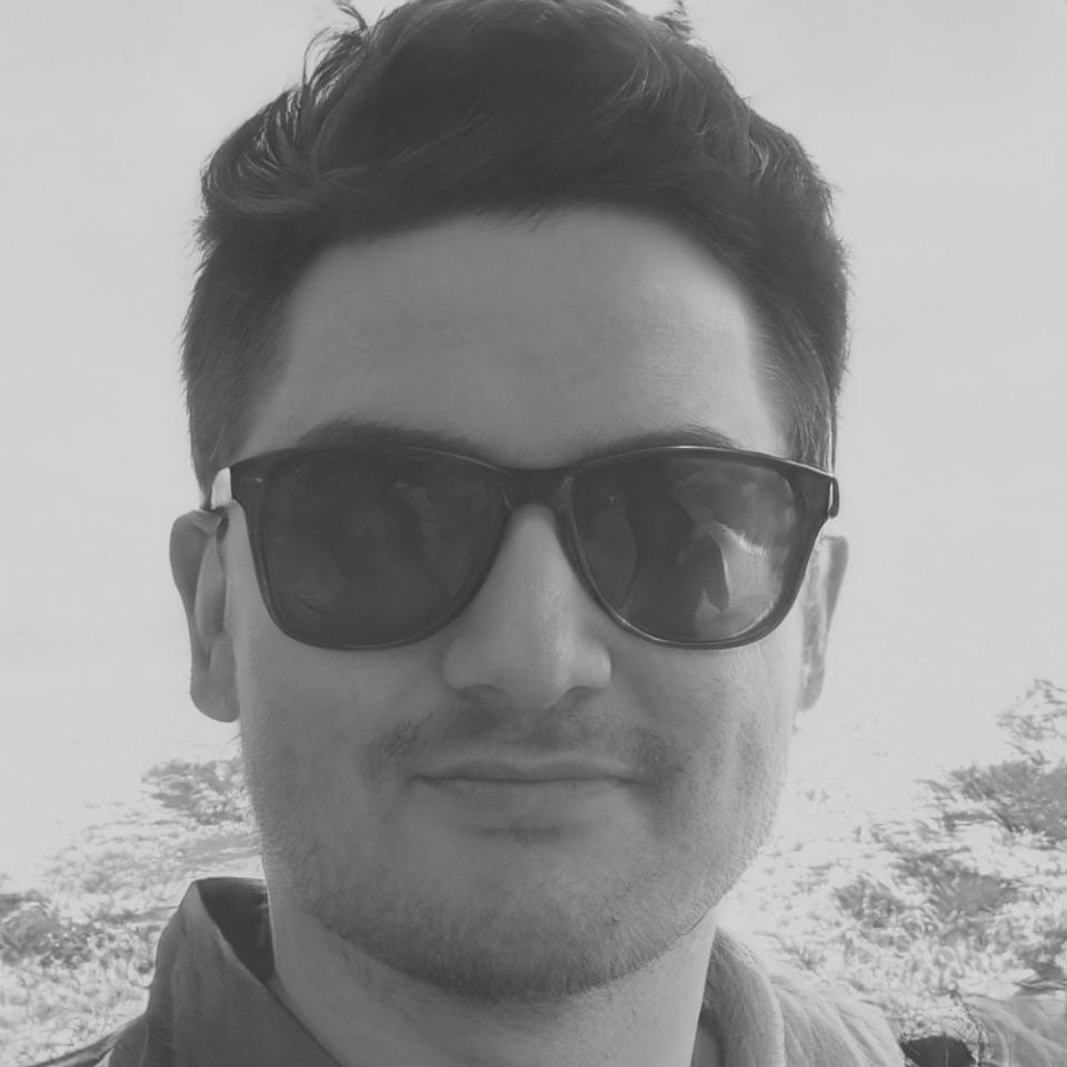 Преподаватель Роберто Фернандес